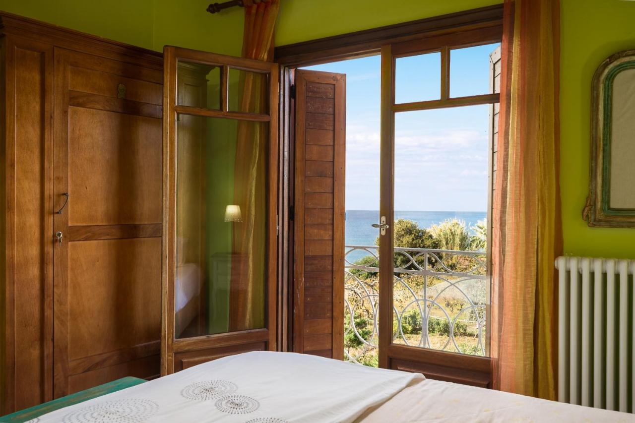 Beachfront Villa Meliti Ágios Matthaíos Exterior foto